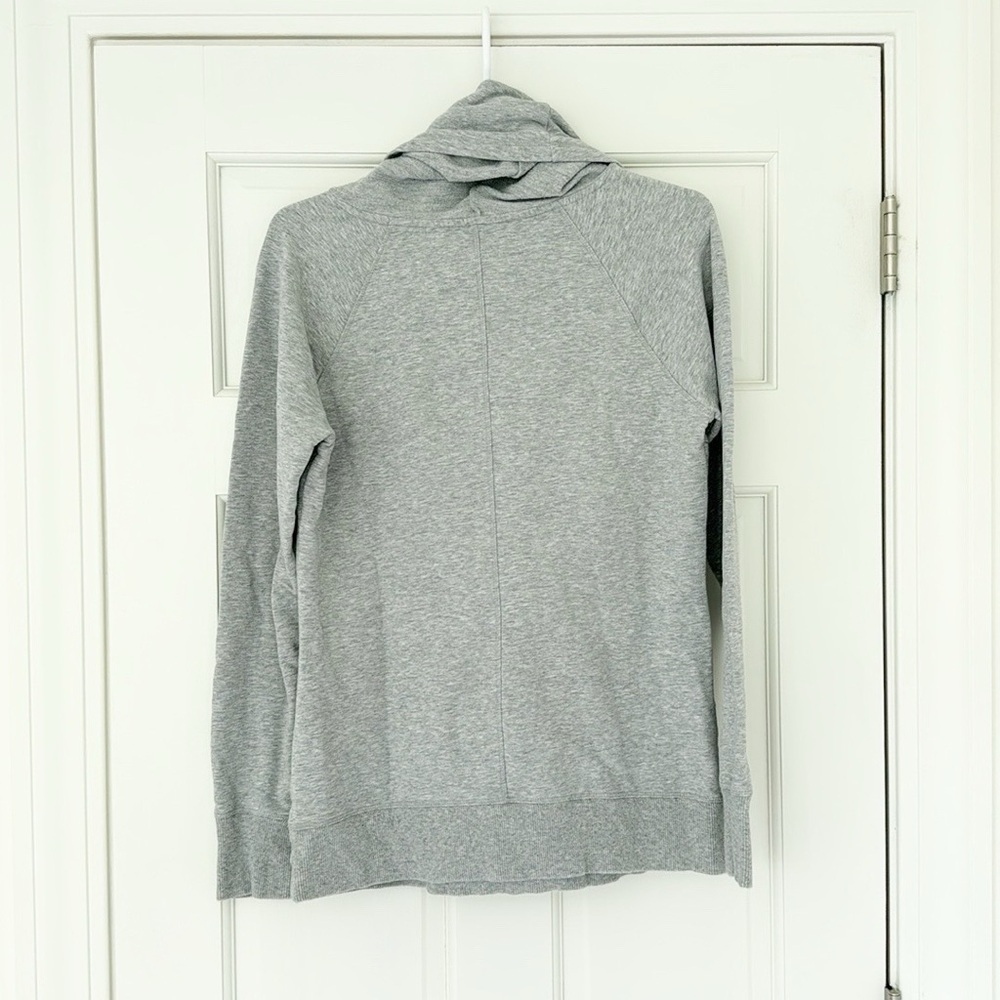 L.L.BEAN cozy pullover size M grey cowl neck cotton blend kangaroo pocket - Picture 3 of 4